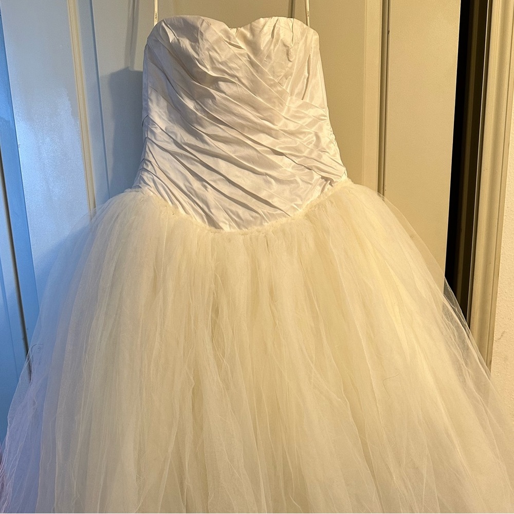 Gently used Vera Wang